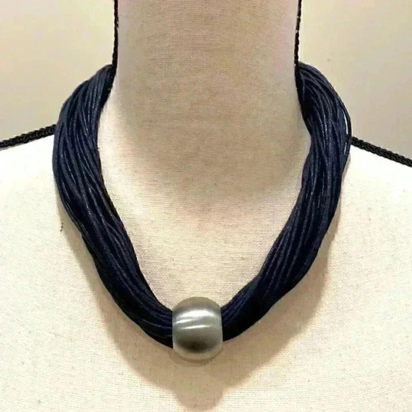 Necklace - Picture 1 of 4
